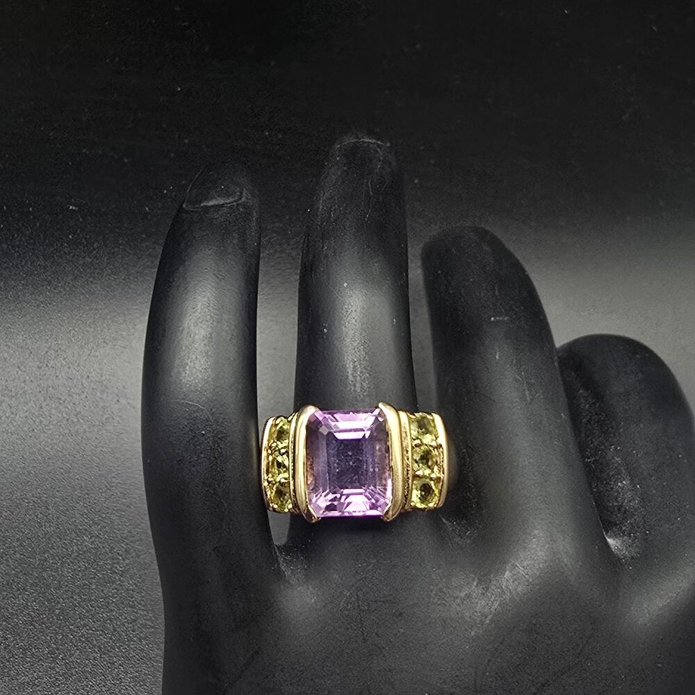 Amethyst Green Glass Gold Tone Ring Size 6.5 Vintage 1990s